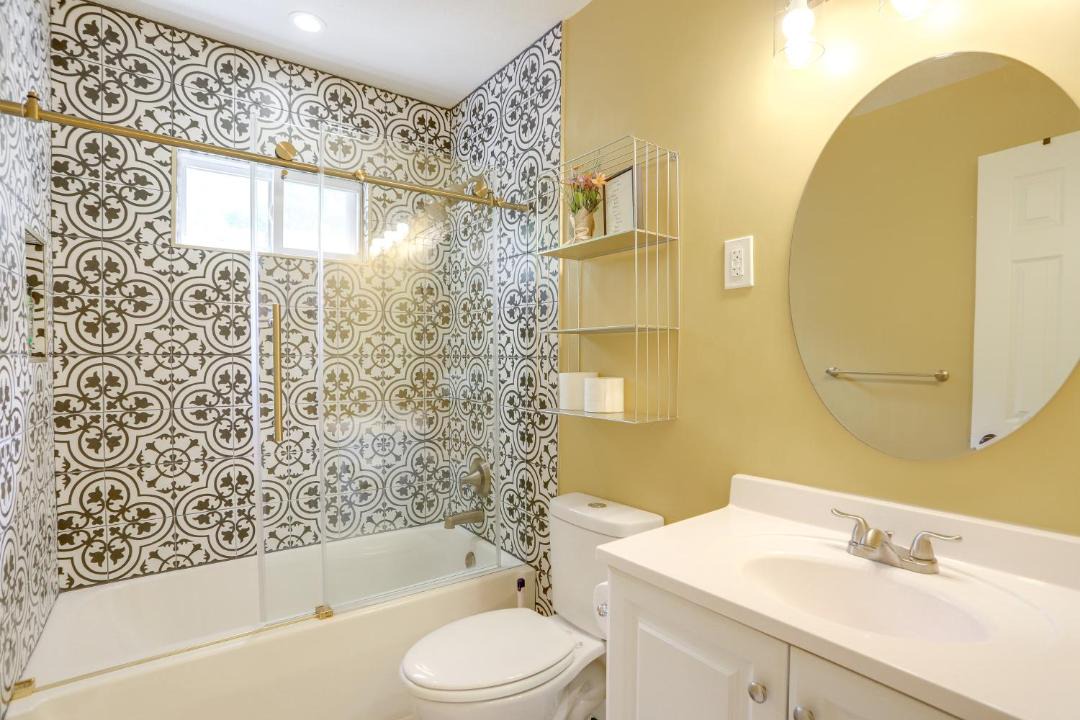 Photo of Bathroom in Oberlin