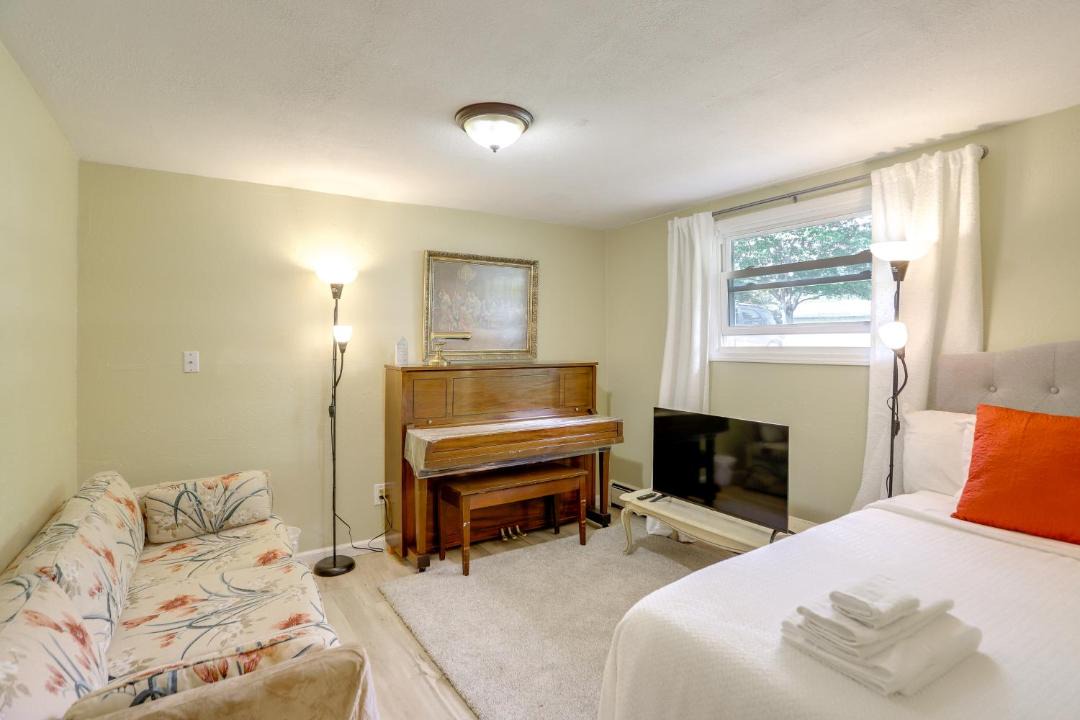 Photo of Bedroom in Oberlin