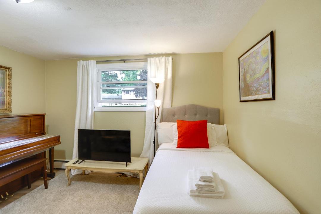 Photo of Bedroom in Oberlin