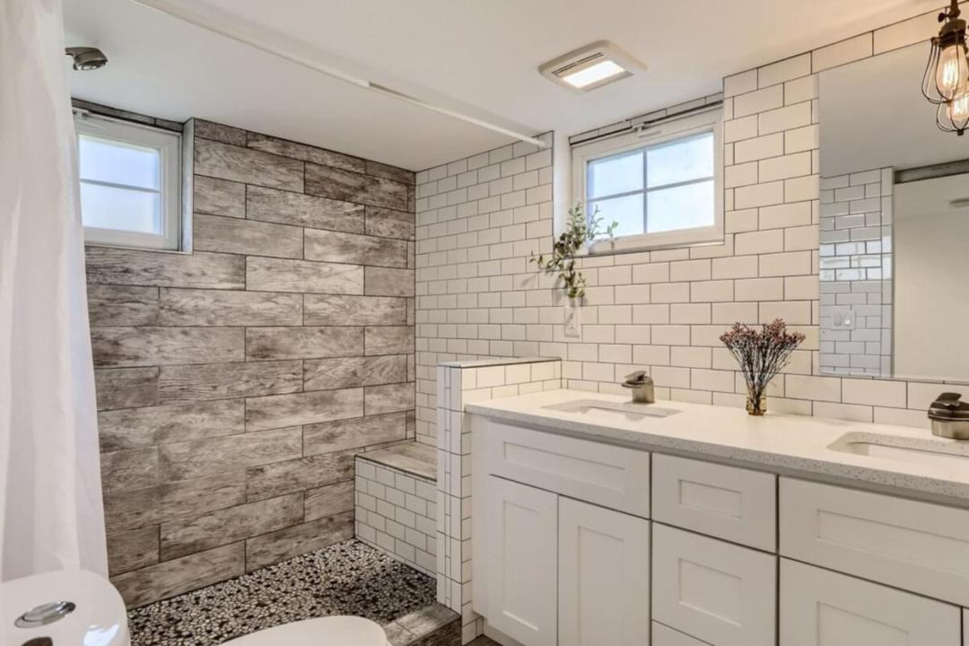 Photo of Bathroom in Cole