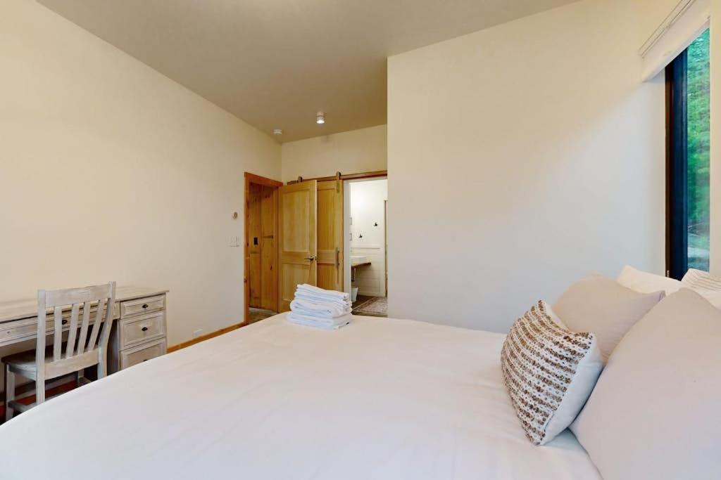 Photo of Bedroom in Hope