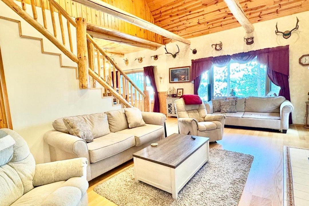 Photo of Livingroom in Almont