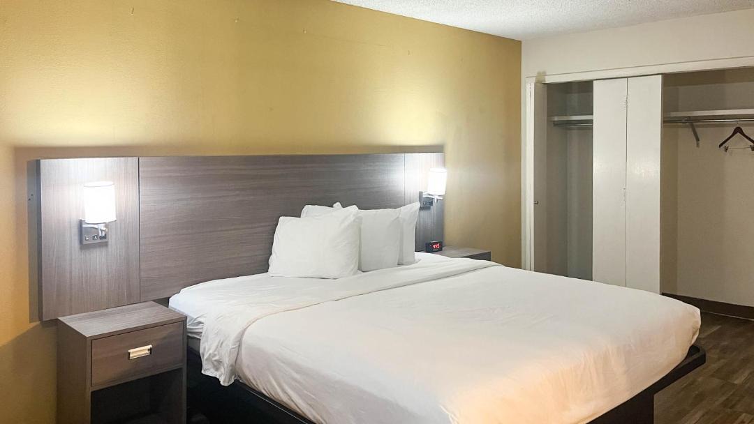 Photo of Bedroom in Aurora