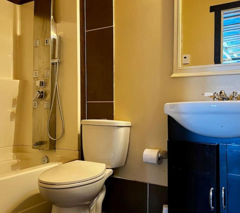 Photo of Bathroom in Town of Magrath