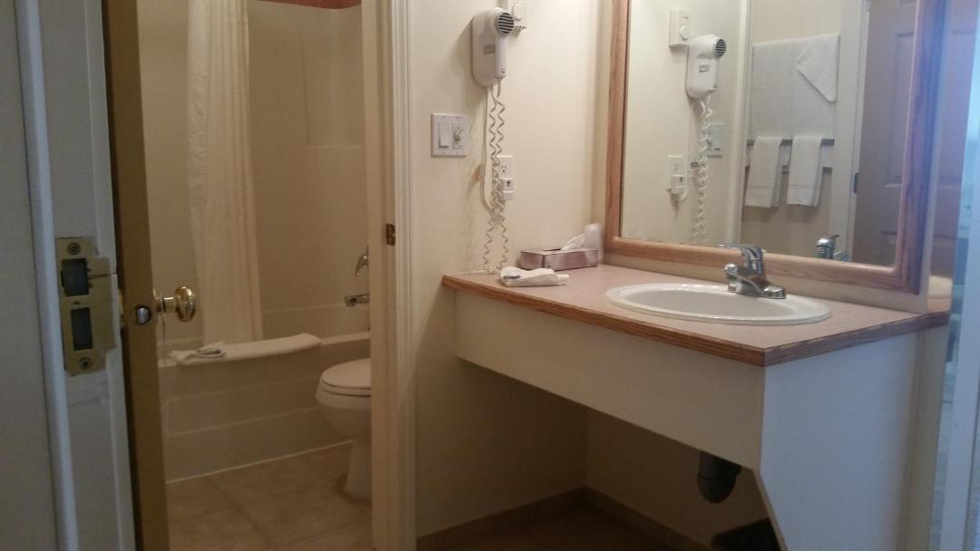 Photo of Bathroom in Leduc