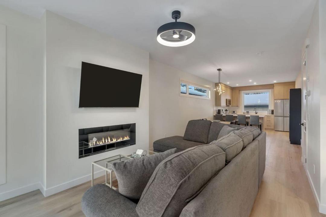 Photo of Livingroom in Shaganappi