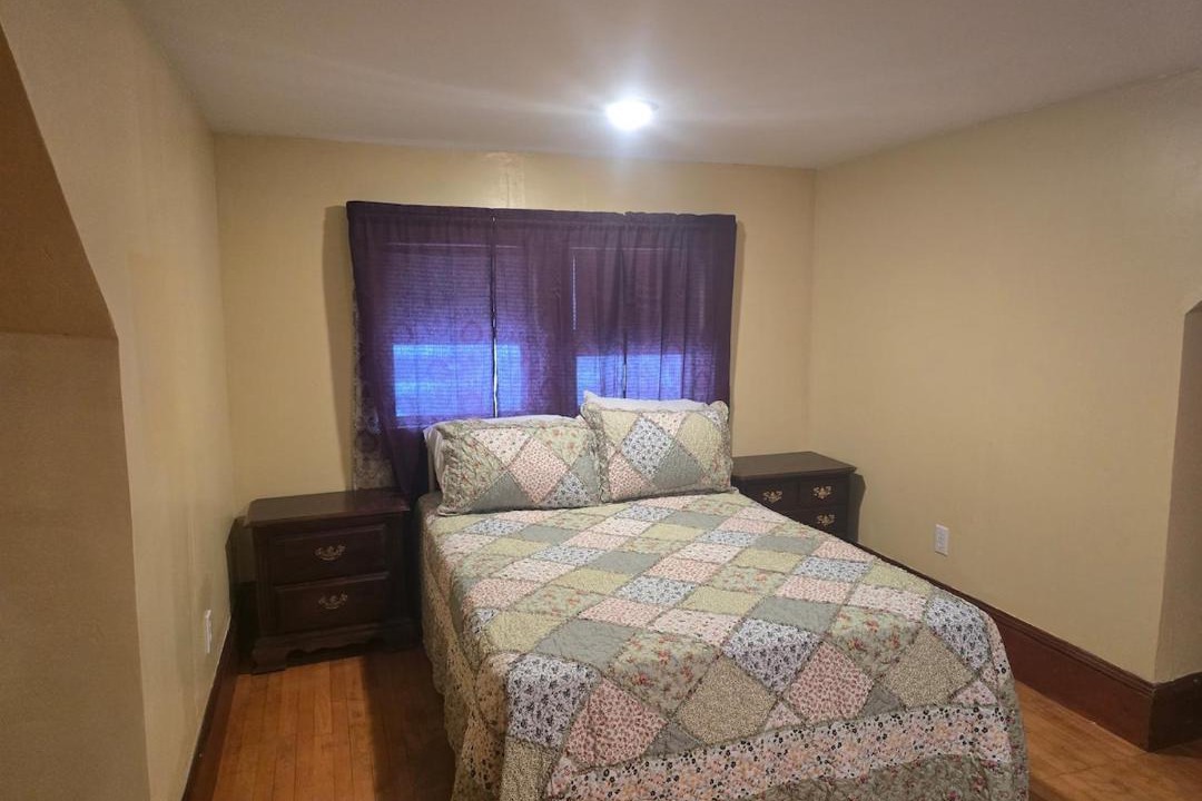 Photo of Bedroom in Colebrook