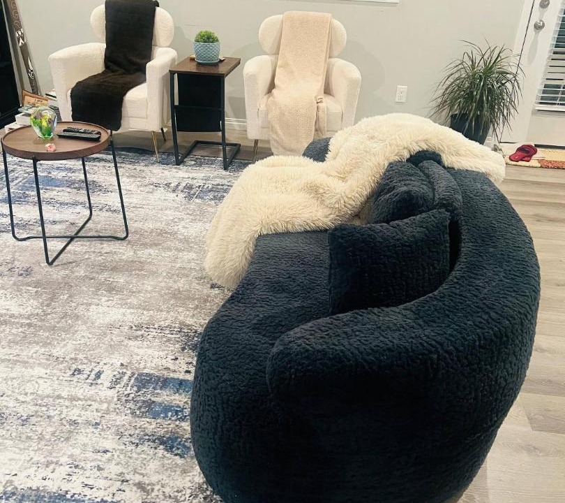 Photo of Livingroom in Southeast Edmonton