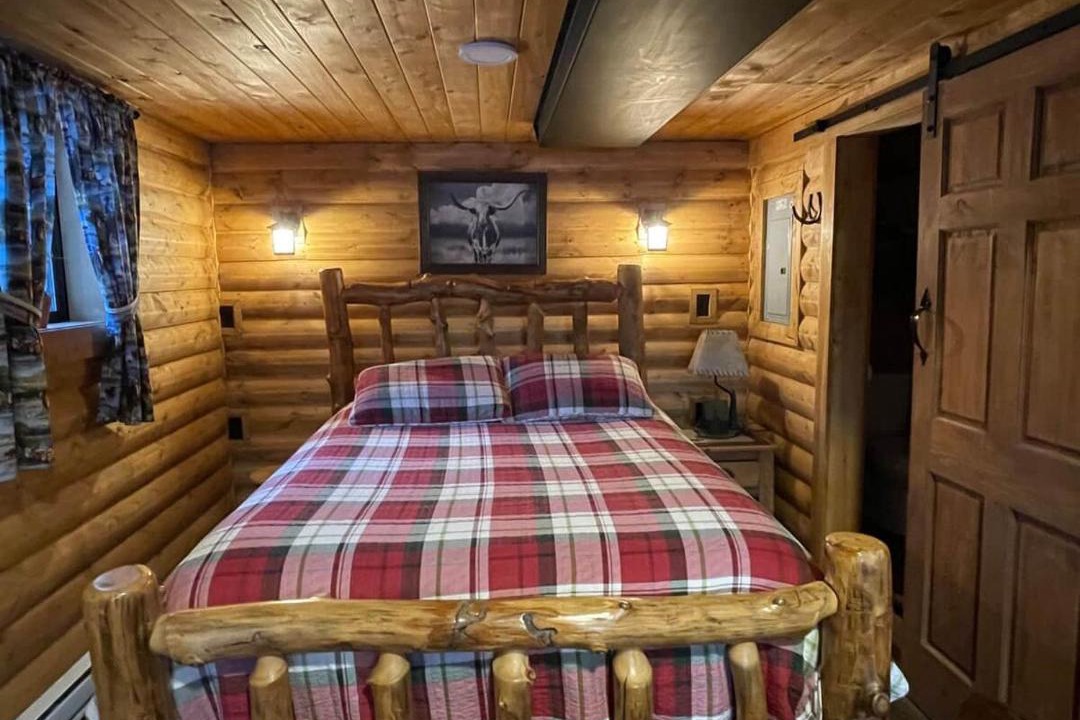 Photo of Bedroom in Division No. 11