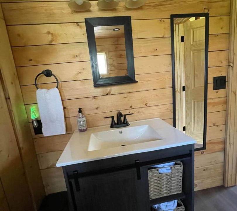 Photo of Bathroom in Division No. 11