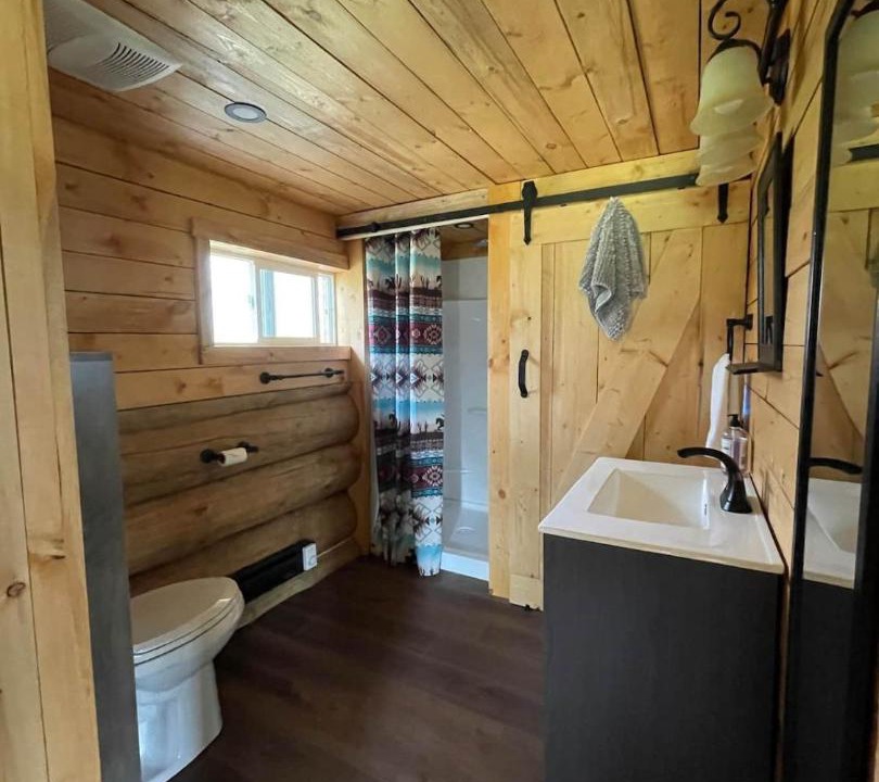 Photo of Bathroom in Division No. 11