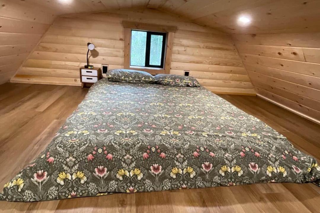 Photo of Bedroom in Division No. 11