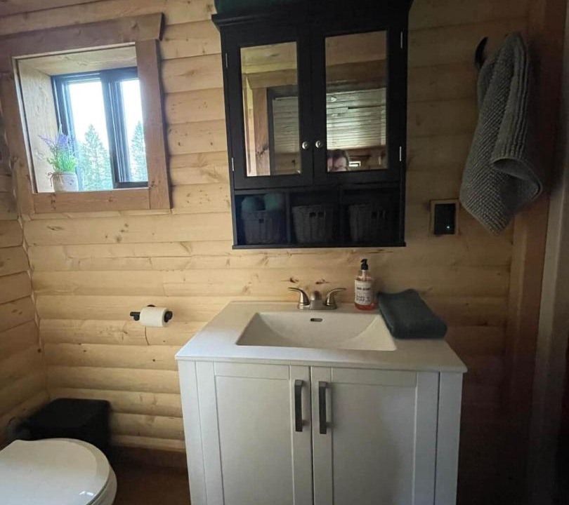 Photo of Bathroom in Division No. 11