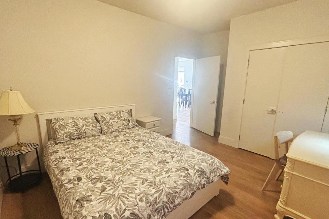 Photo of Bedroom in Hollyburn