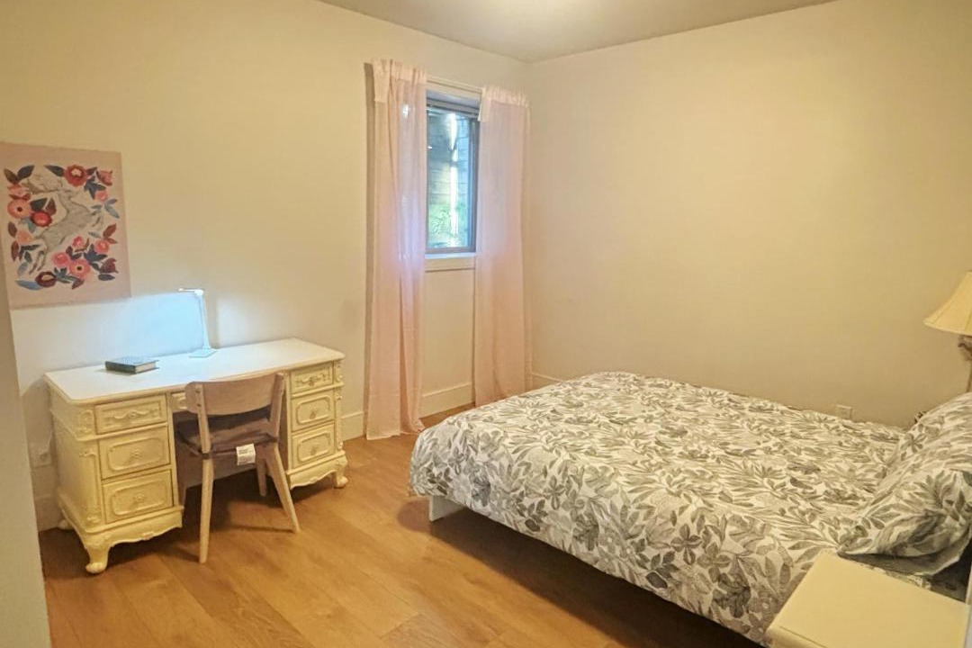 Photo of Bedroom in Hollyburn