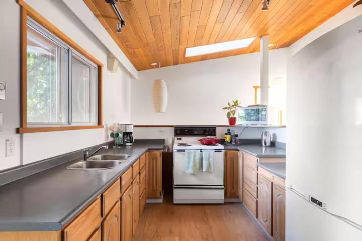 Photo of Kitchen in Salt Spring Island