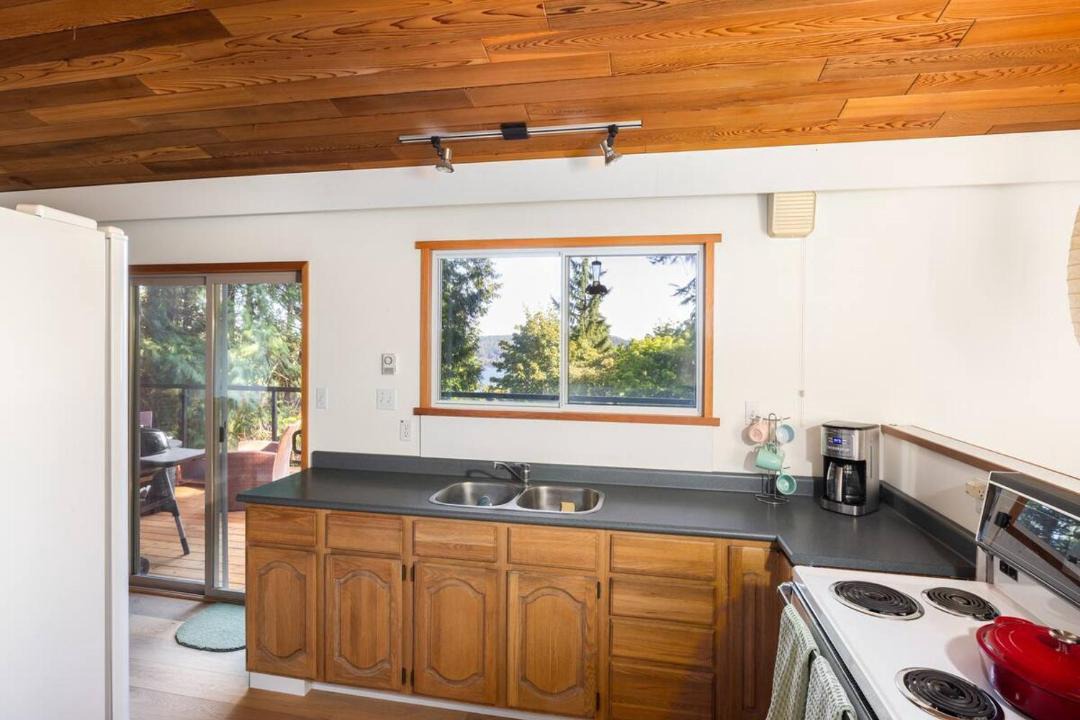 Photo of Kitchen in Salt Spring Island