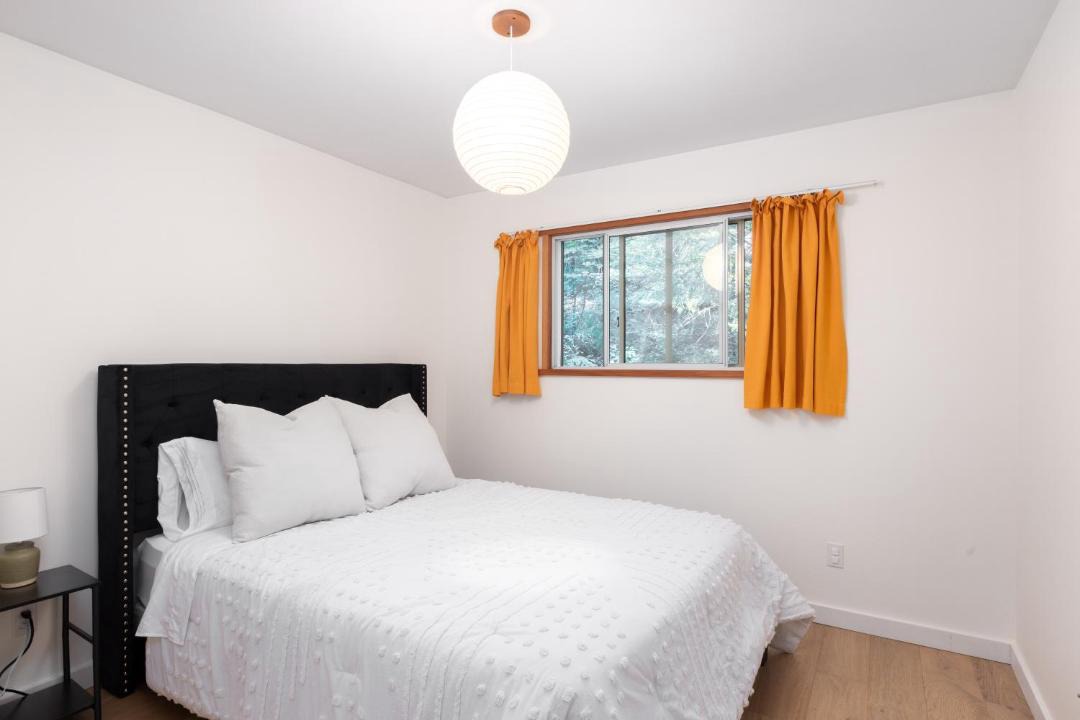 Photo of Bedroom in Salt Spring Island