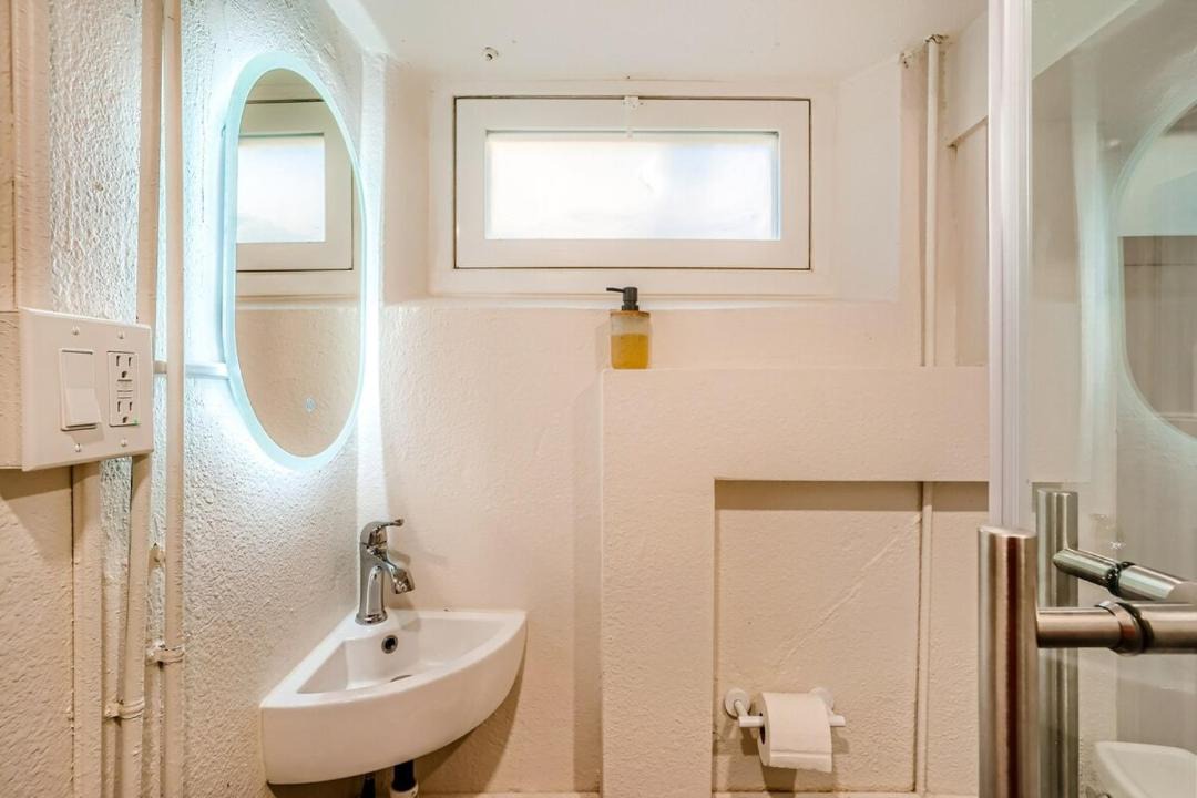 Photo of Bathroom in West Colfax