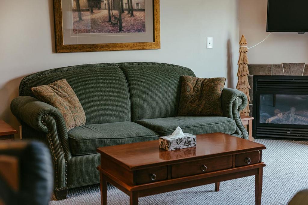 Photo of Livingroom in East Kootenay