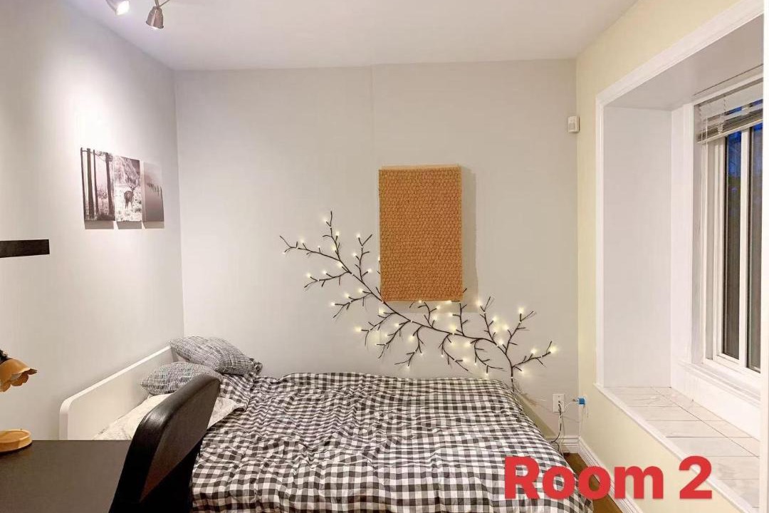 Photo of Bedroom in Renfrew-Collingwood