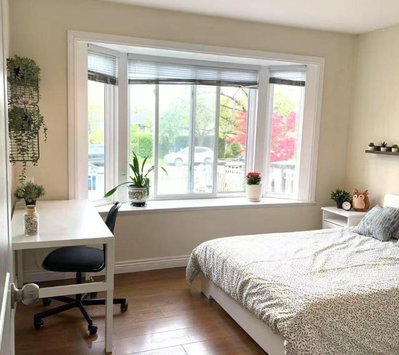 Photo of Bedroom in Renfrew-Collingwood