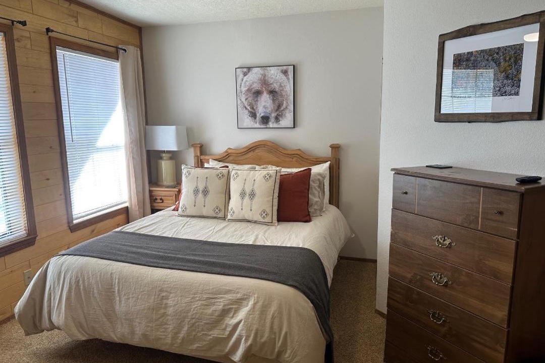 Photo of Bedroom in Red River