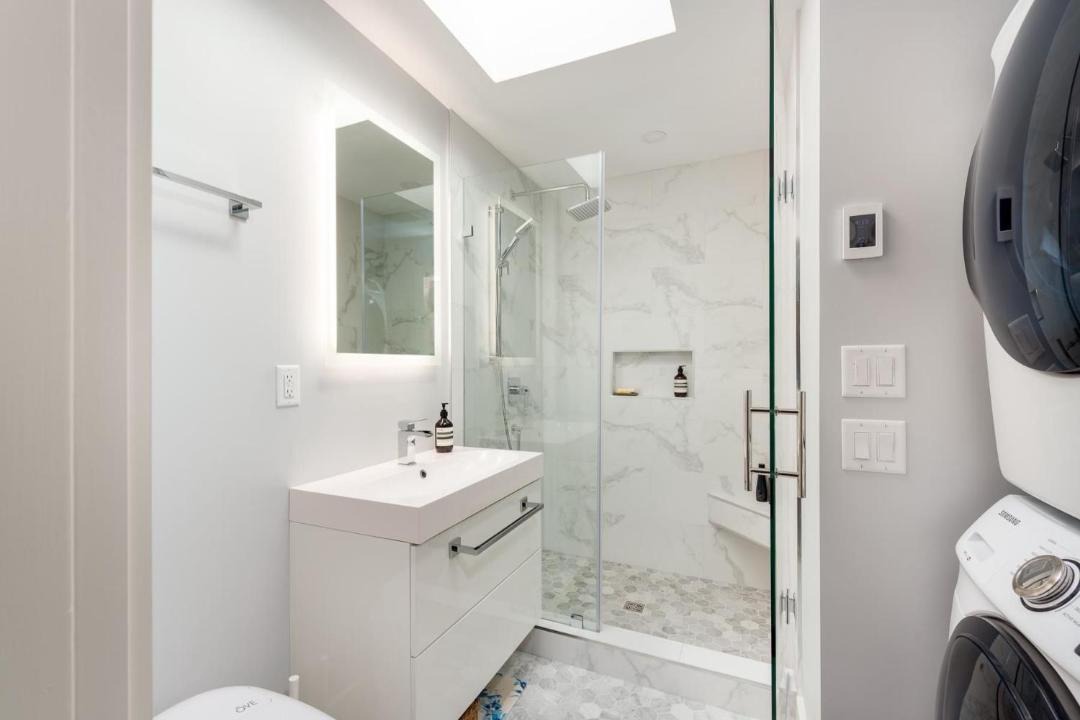 Photo of Bathroom in District of North Vancouver
