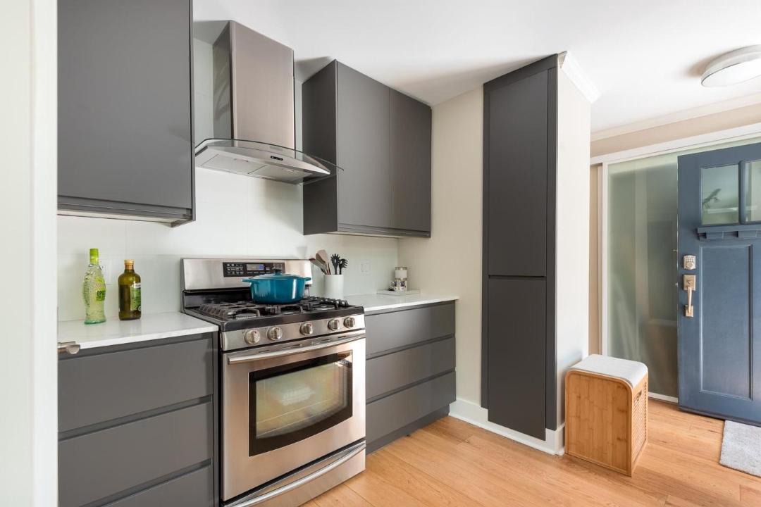 Photo of Kitchen in District of North Vancouver