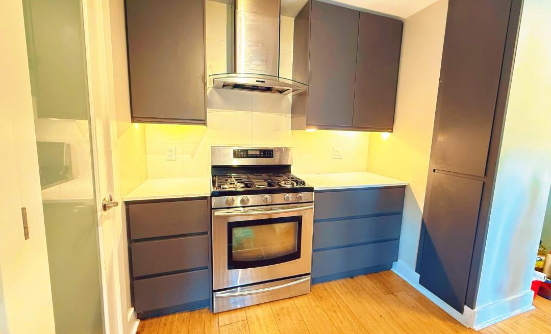 Photo of Kitchen in District of North Vancouver
