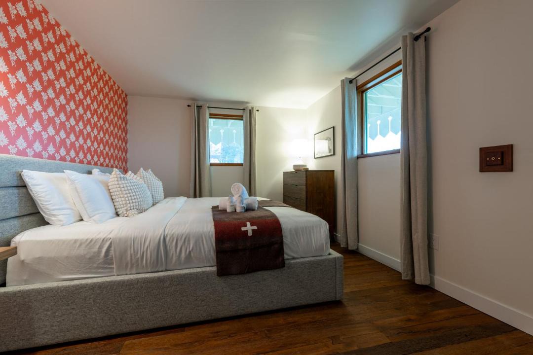 Photo of Others in Golden