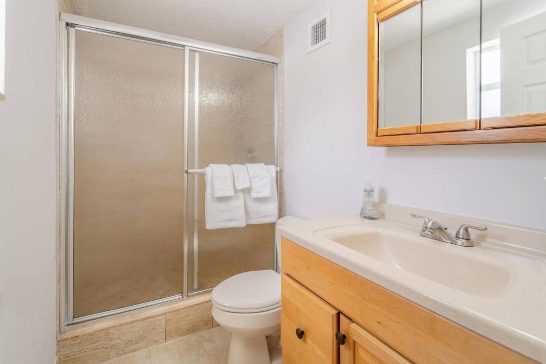 Photo of Bathroom in Garden Isles