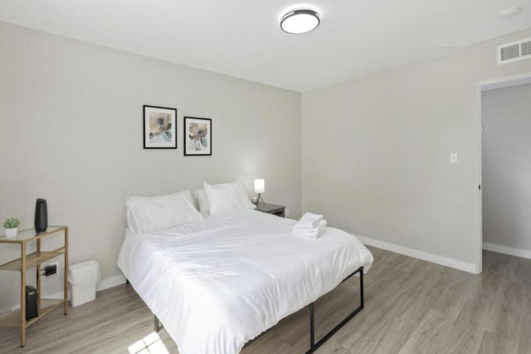 Photo of Bedroom in Euclid