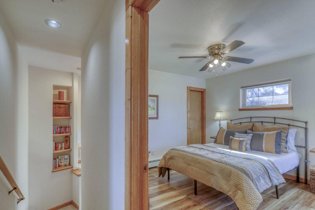 Photo of Bedroom in Lake Hatcher Park