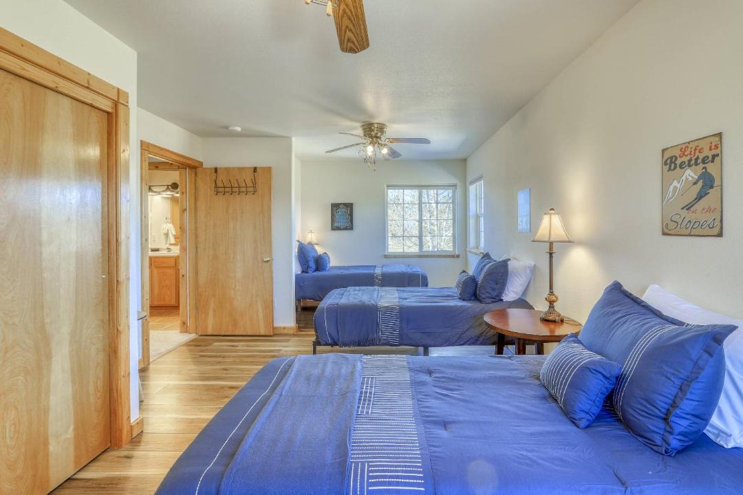 Photo of Bedroom in Lake Hatcher Park