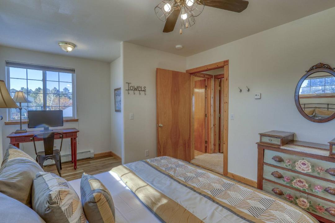 Photo of Bedroom in Lake Hatcher Park