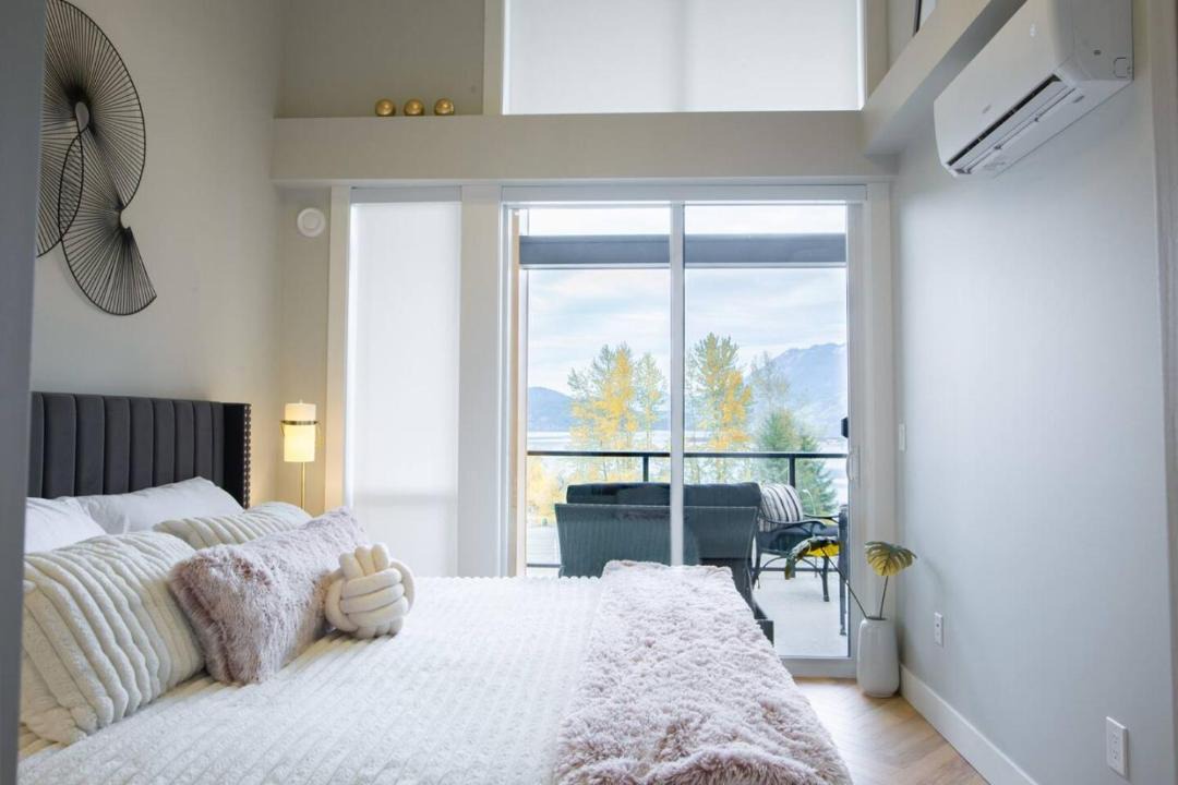 Photo of Bedroom in Harrison Hot Springs