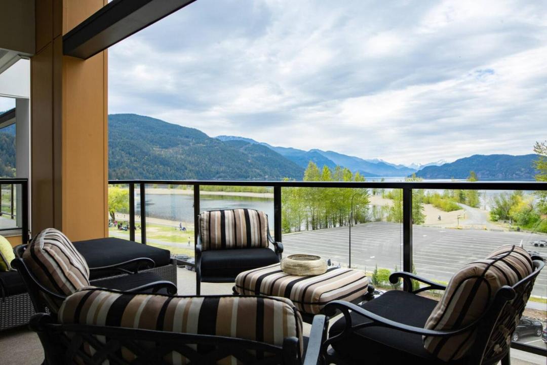 Photo of Patio Balcony in Harrison Hot Springs