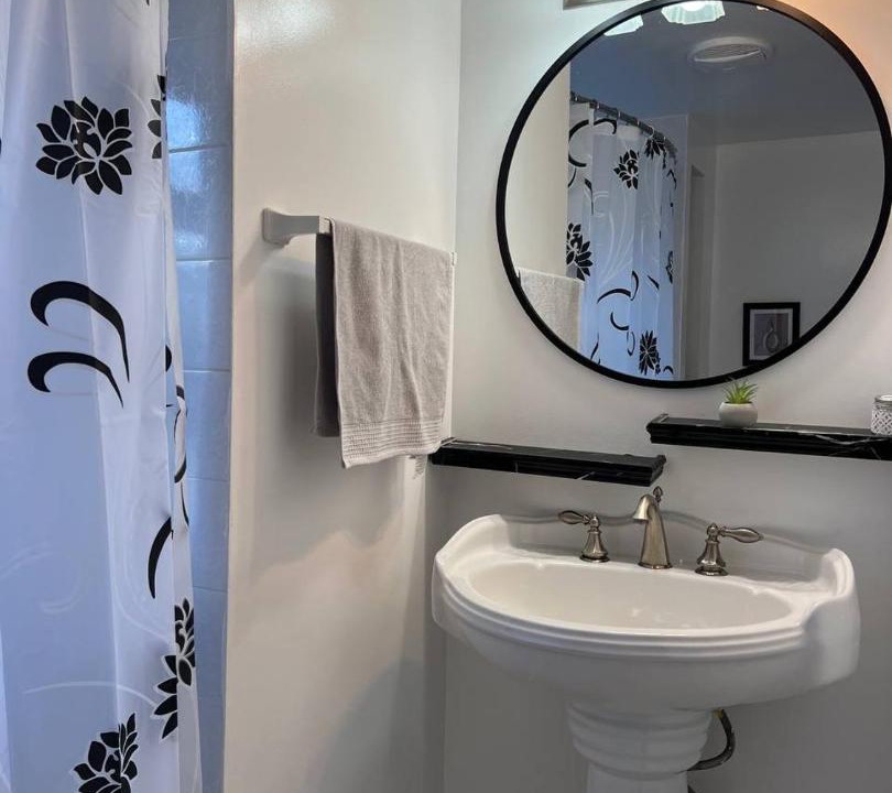 Photo of Bathroom in District of North Vancouver