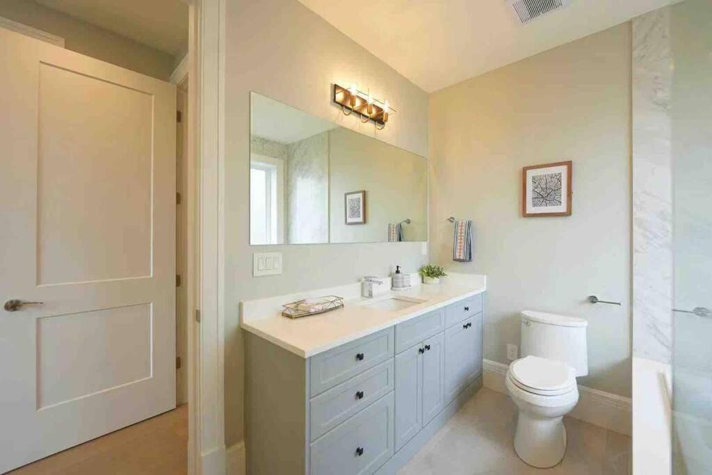 Photo of Bathroom in Vancouver South