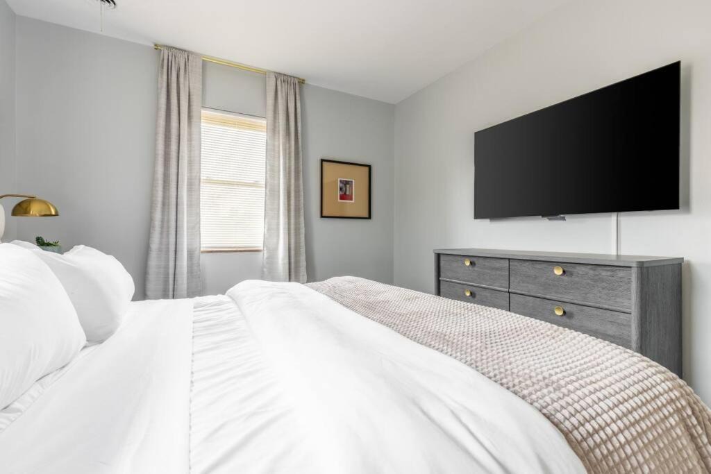Photo of Bedroom in Maple Heights
