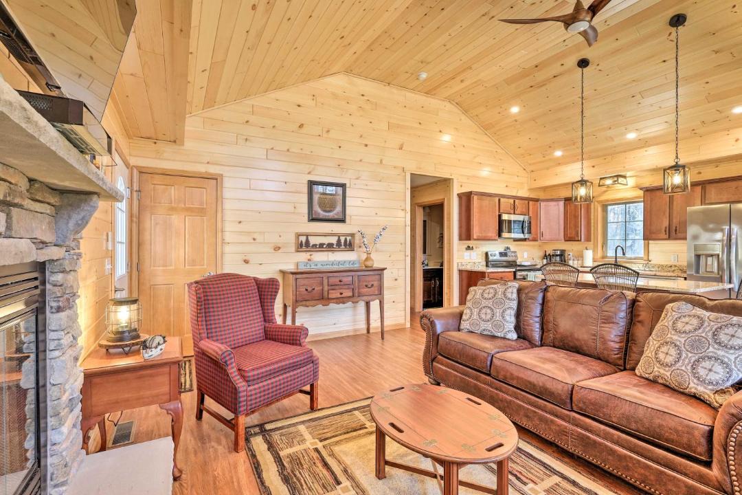Photo of Livingroom in Chestertown