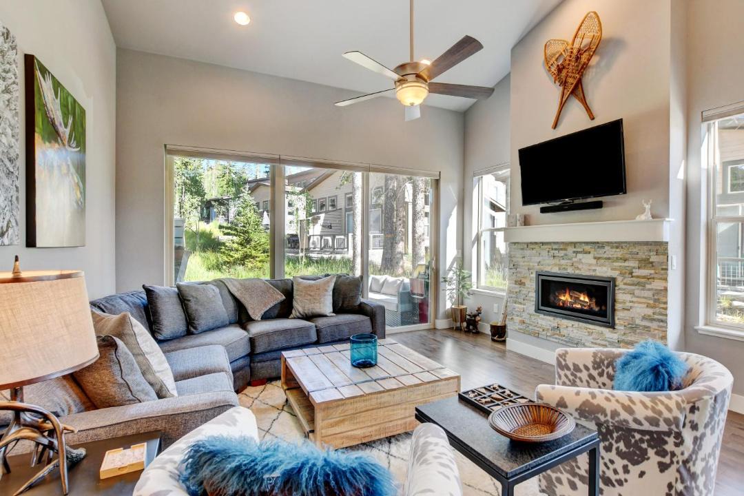 Photo of Livingroom in Rendezvous