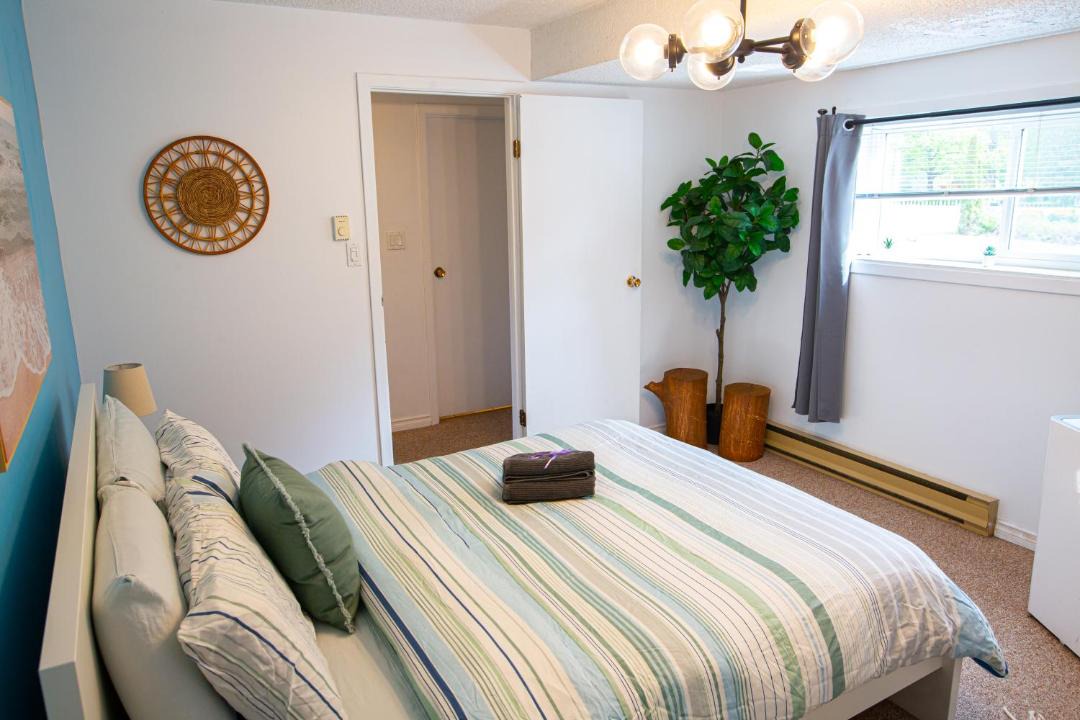 Photo of Bedroom in Harrison Hot Springs