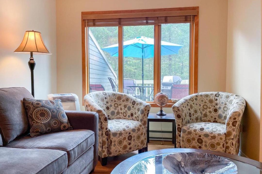 Photo of Livingroom in East Kootenay