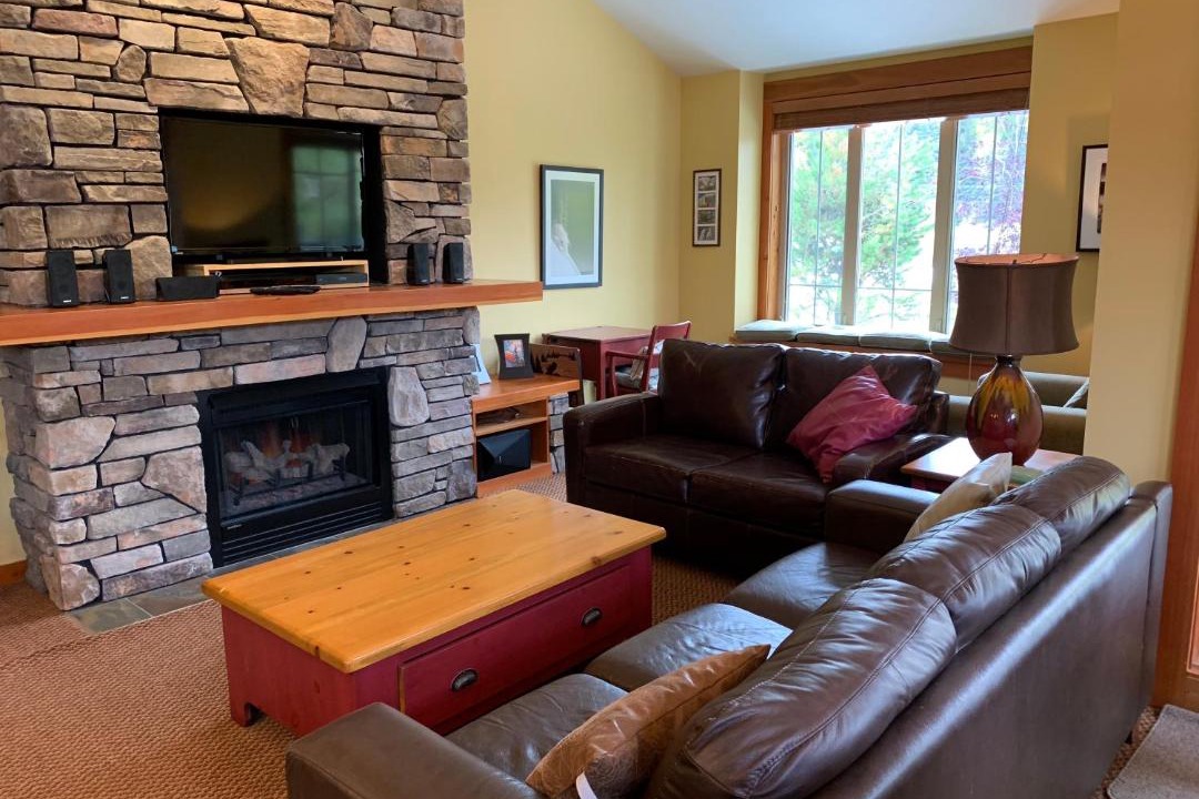 Photo of Livingroom in East Kootenay