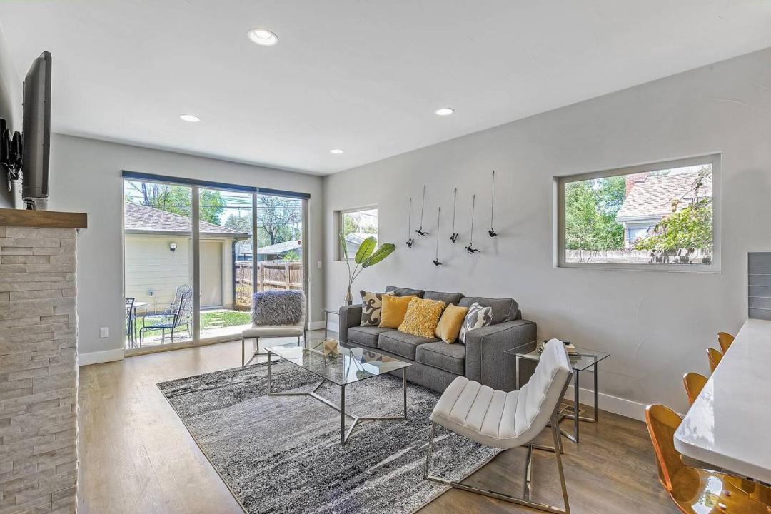 Photo of Livingroom in University