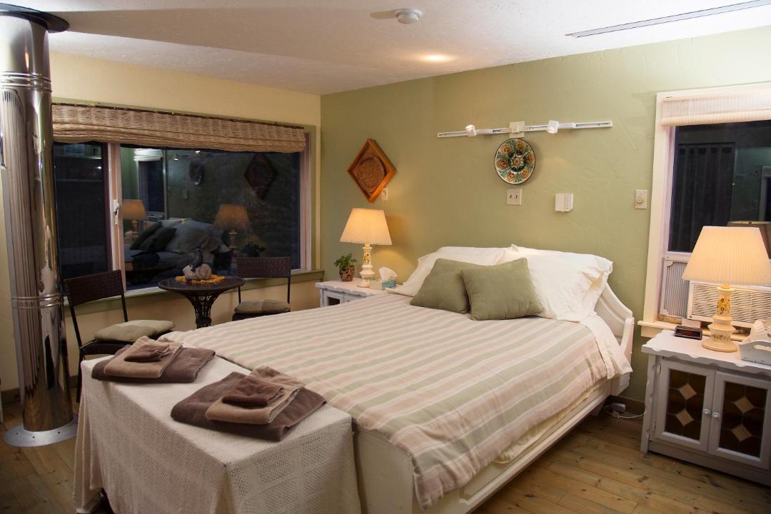 Photo of Bedroom in Okanagan-Similkameen