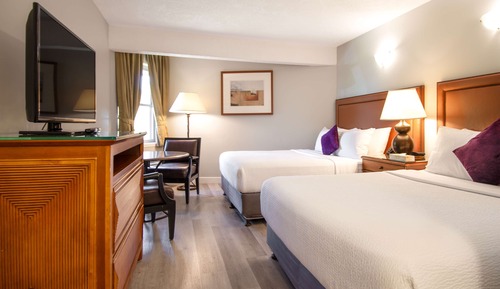 Deluxe Double Room (Coast Two Queens with Kitchenette)