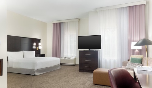 Studio Suite, 1 King Bed, Accessible, Kitchen